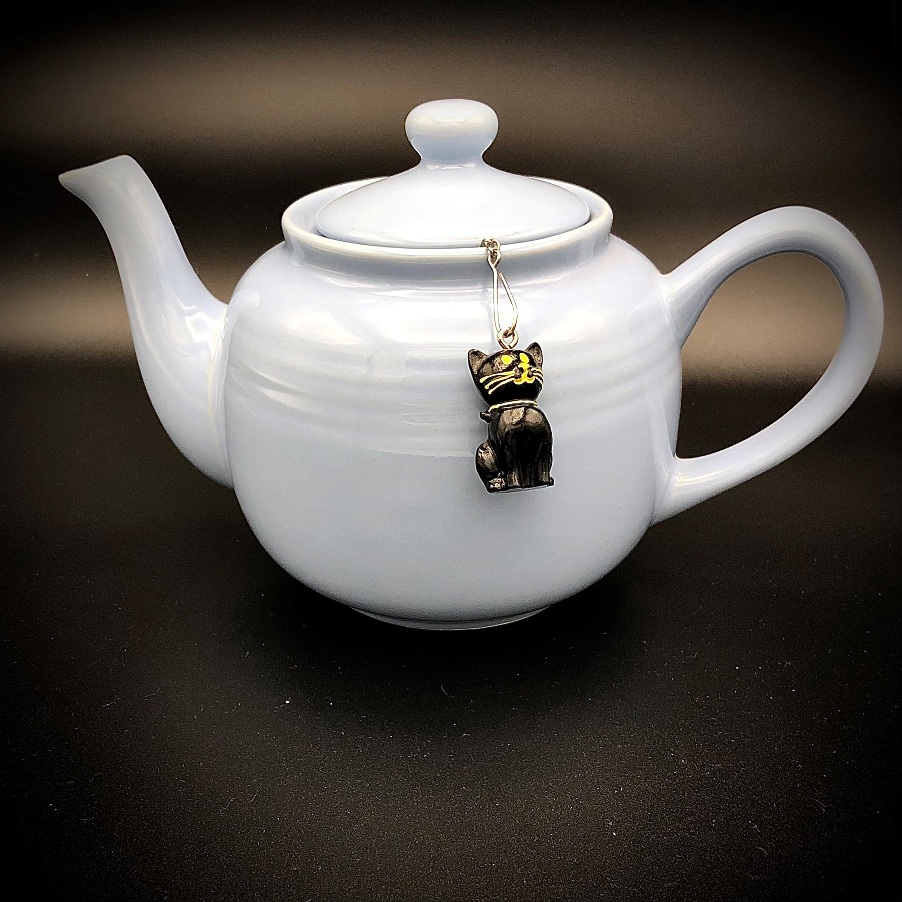 Tea Ball w/Black Cat (Filou)